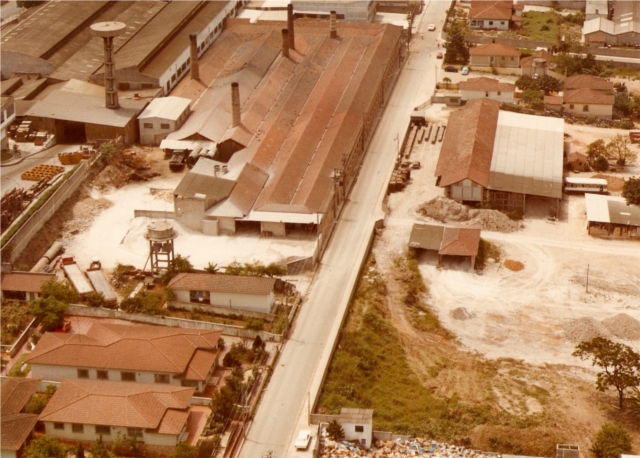 A empresa no início dos anos 80 — clique para voltar ao site